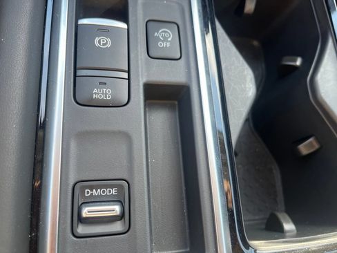Used 2026 Nissan Pathfinder SV FWD image 21