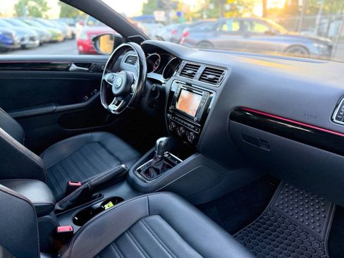 Used 2017 Volkswagen Jetta GLI FWD image 12