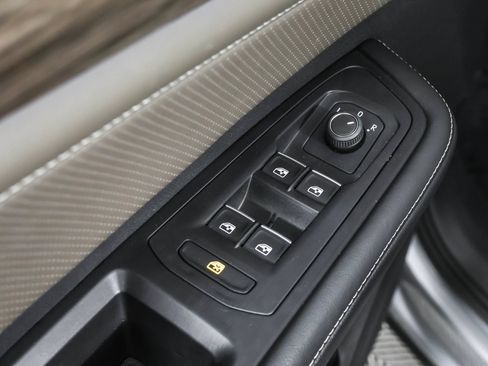 Used 2024 Volkswagen Atlas SEL AWD/4WD image 35
