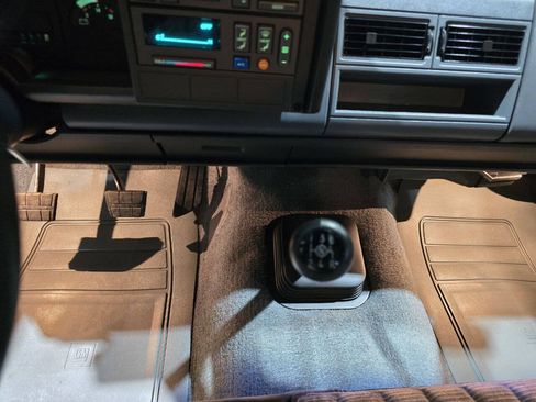 Used 1990 Chevrolet Silverado 1500 2WD Regular Cab image 41