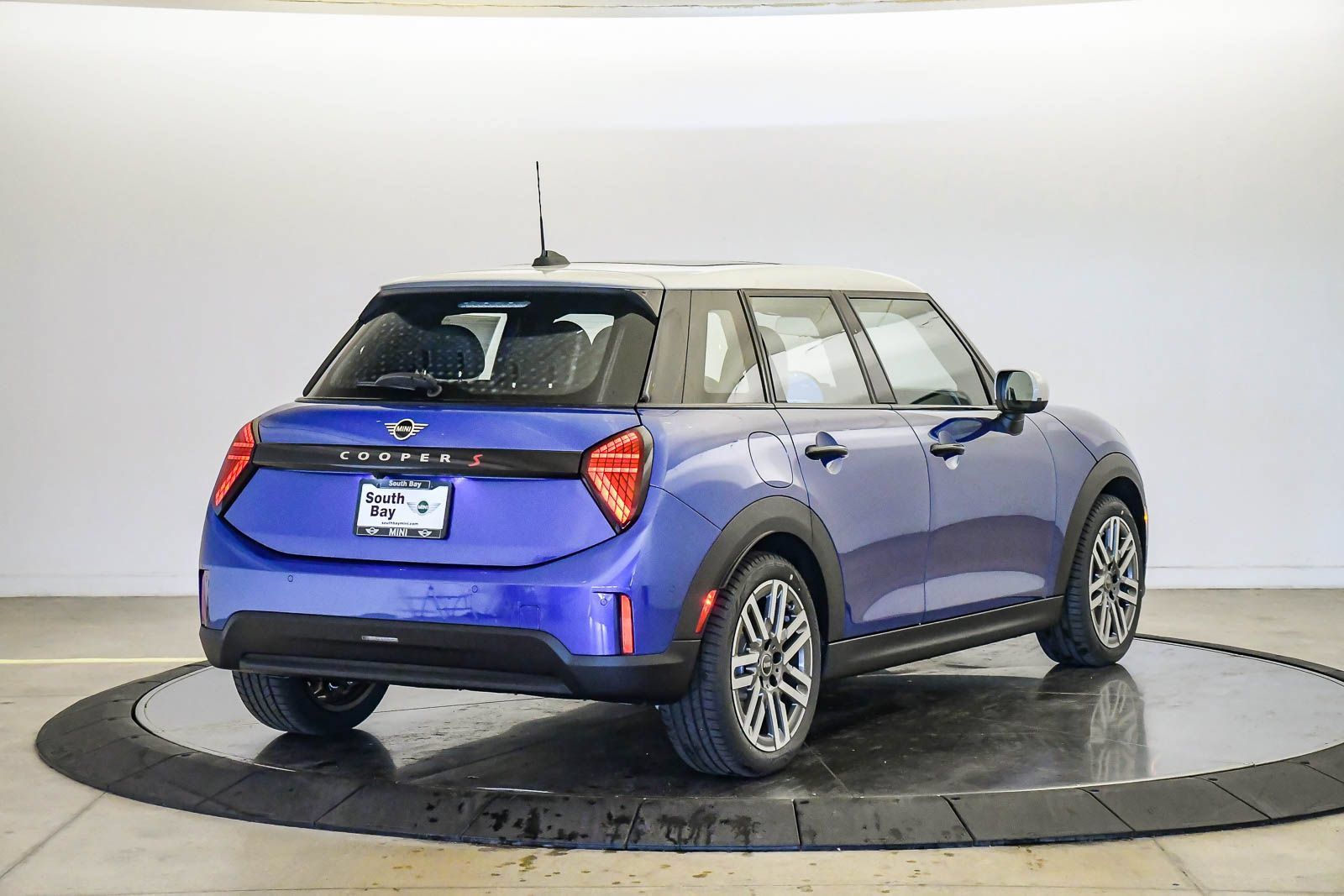 New 2026 MINI Cooper S FWD image 4