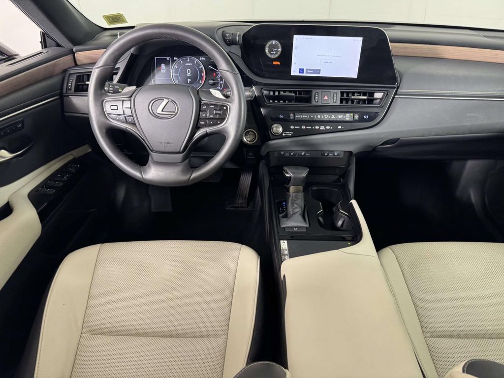 Used 2024 Lexus ES 350 w/ Premium Package FWD image 5