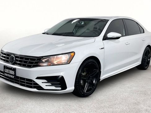 Used 2018 Volkswagen Passat 2.0T R-Line FWD image 14