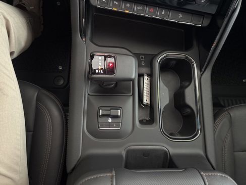 Used 2025 GMC Sierra 1500 AT4 w/ AT4 Premium Package image 16