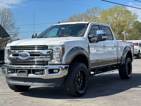 Used 2019 Ford F250 Lariat w/ Chrome Package image 15