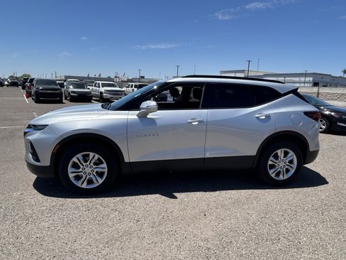 Used 2020 Chevrolet Blazer LT FWD image 2