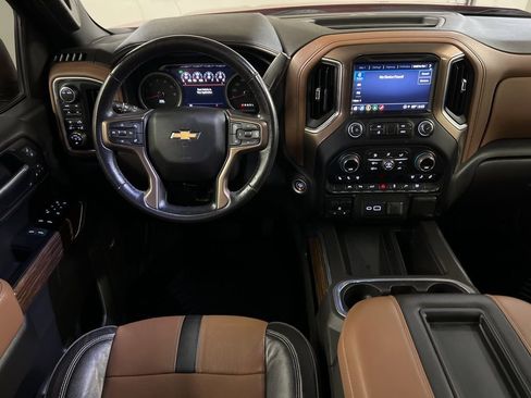 Used 2022 Chevrolet Silverado 1500 High Country w/ Technology Package image 8