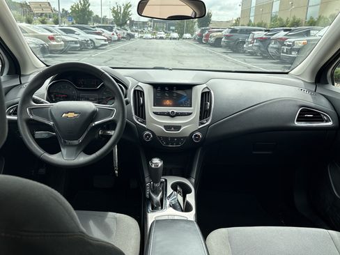 Used 2018 Chevrolet Cruze LS FWD image 24