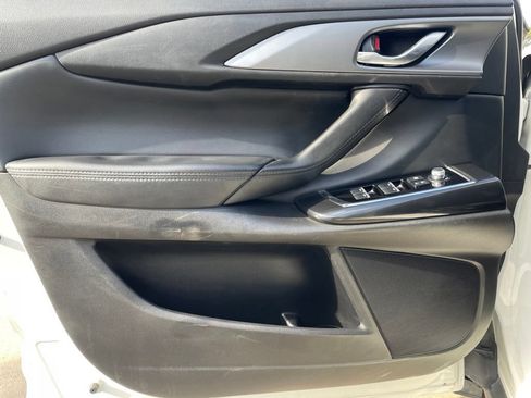 Used 2018 MAZDA CX-9 Touring FWD image 13