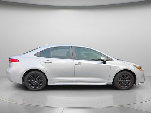 Used 2023 Toyota Corolla LE FWD image 8