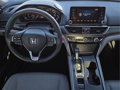 Used 2018 Honda Accord LX image 10