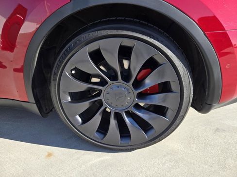 Used 2023 Tesla Model Y Performance image 26