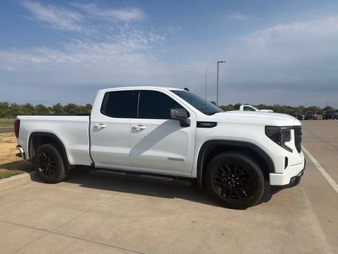 Used 2025 GMC Sierra 1500 Elevation RWD image 3