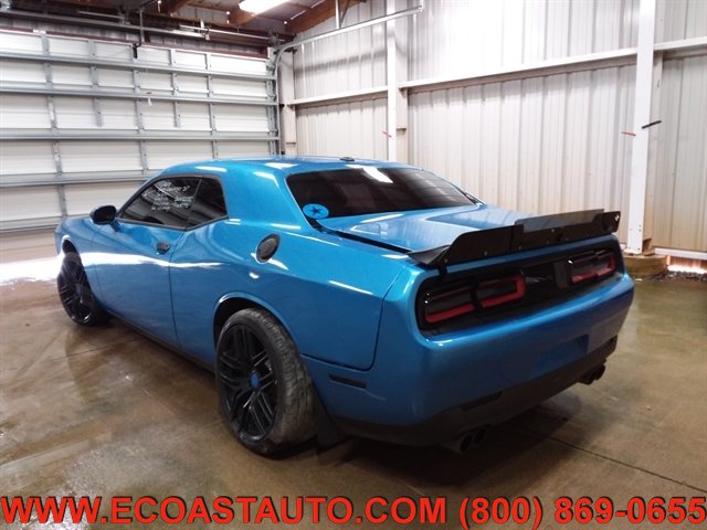 Used 2018 Dodge Challenger SXT RWD image 4