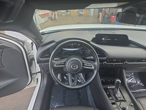 Used 2023 MAZDA MAZDA3 s FWD image 13