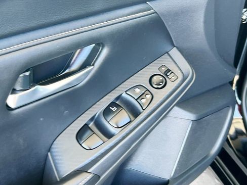 Used 2025 Nissan Sentra SV w/ All-Weather Package FWD image 17