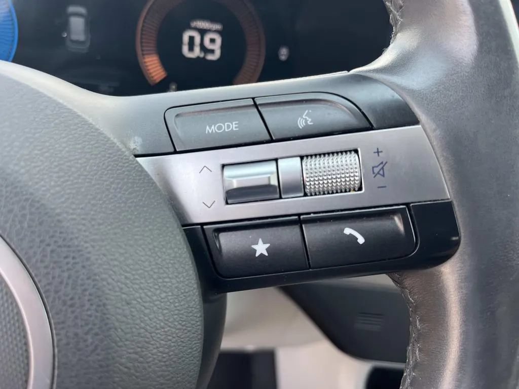 Used 2024 Hyundai Kona SEL FWD image 31