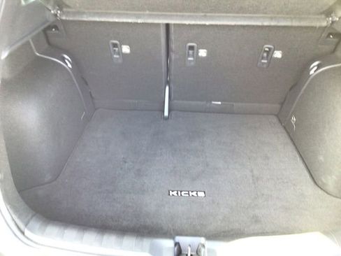 Used 2018 Nissan Kicks SV image 36