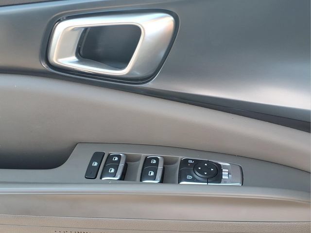 Used 2026 Kia Carnival FWD image 15