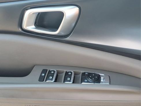 Used 2026 Kia Carnival FWD image 15