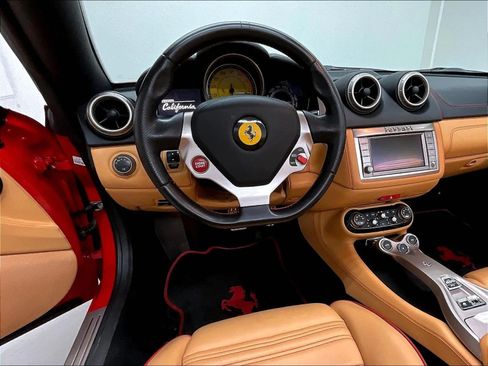 Used 2013 Ferrari California RWD image 18