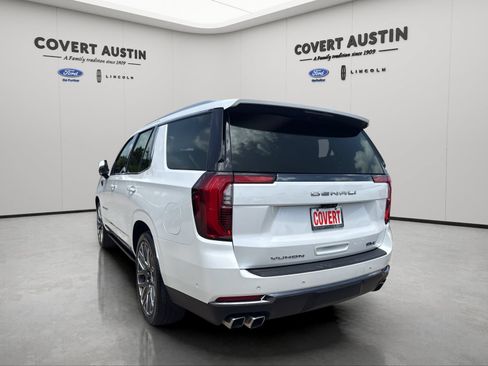 Used 2025 GMC Yukon Denali Ultimate AWD/4WD image 3