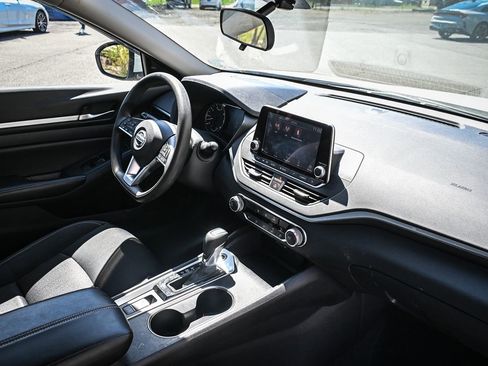 Used 2022 Nissan Altima 2.5 SV image 18