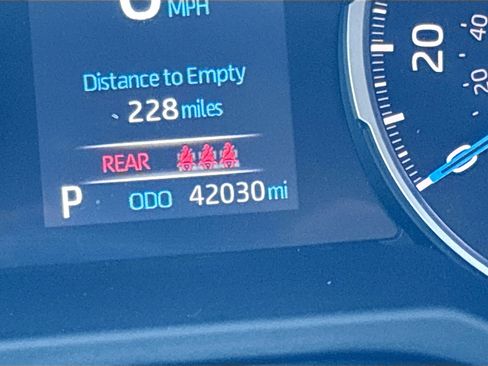 Used 2022 Toyota RAV4 XLE image 42