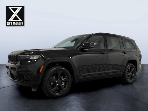 Used 2023 Jeep Grand Cherokee L Laredo AWD/4WD image 2