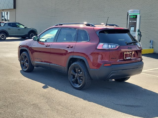 Used 2019 Jeep Cherokee Latitude Plus AWD/4WD image 3