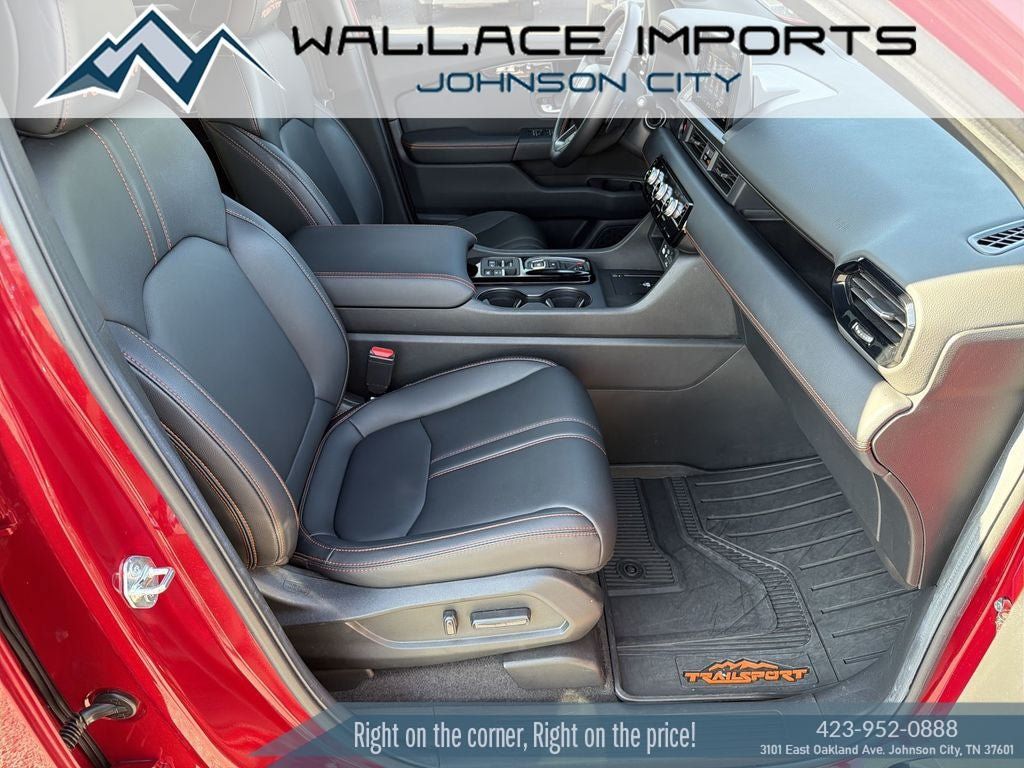Used 2025 Honda Pilot TrailSport image 37