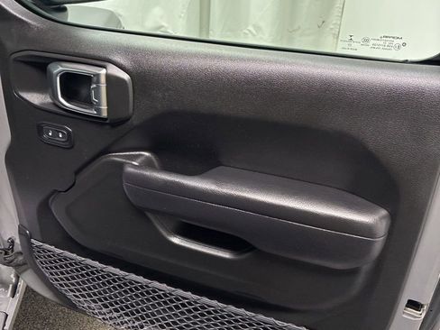 Used 2023 Jeep Wrangler Unlimited image 29