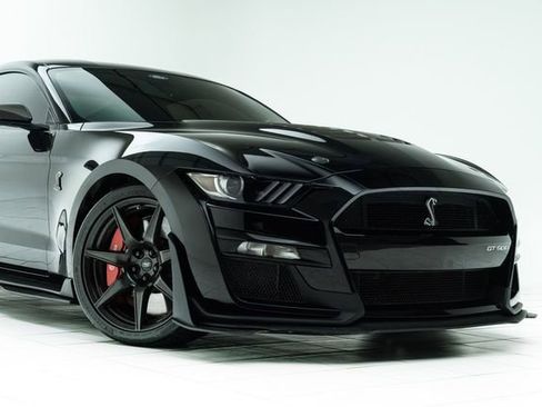 Used 2021 Ford Mustang Shelby GT500 w/ Carbon Fiber Track Pack image 4