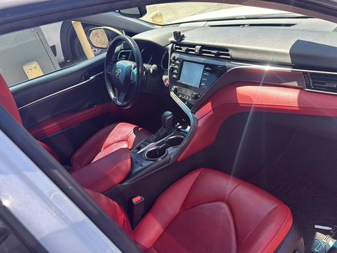 Used 2018 Toyota Camry XSE FWD image 4
