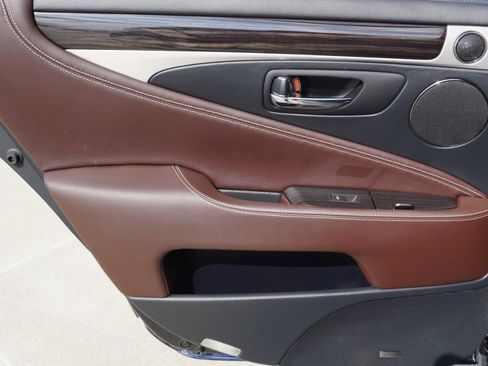 Used 2017 Lexus LS 460 image 32