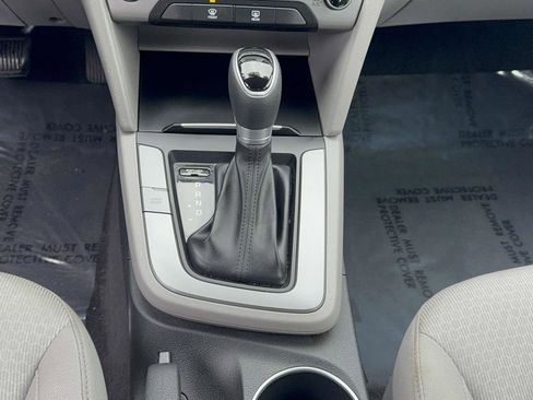 Used 2018 Hyundai Elantra SE image 15