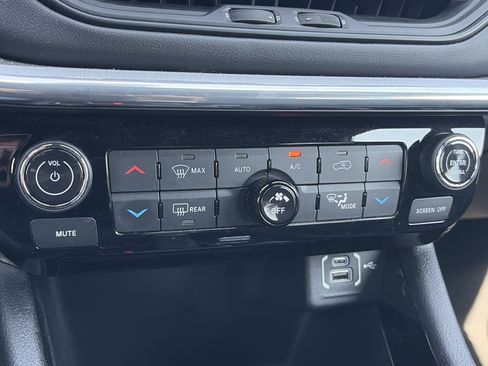 Used 2023 Jeep Compass High Altitude AWD/4WD image 31