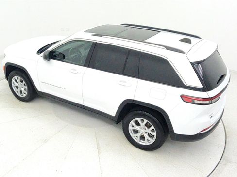 Used 2023 Jeep Grand Cherokee Limited image 37