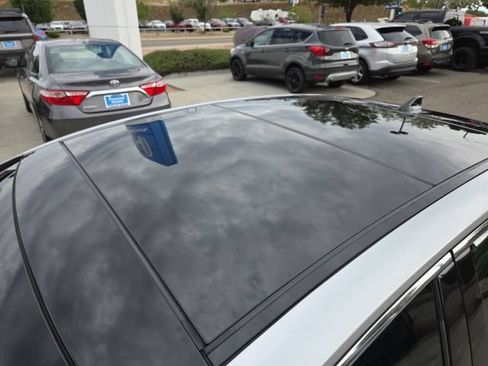 Used 2018 Toyota Camry XLE w/ Audio Package FWD image 9
