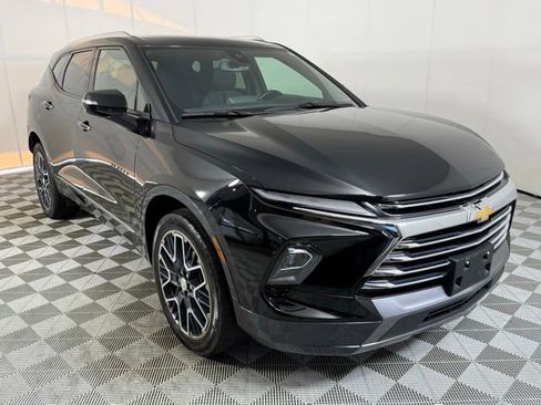 Used 2023 Chevrolet Blazer Premier image 9