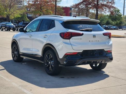 Used 2024 Buick Encore GX Sport Touring w/ Advanced Technology Package FWD image 7