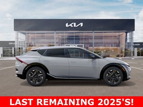 New 2025 Kia EV6 Wind image 7