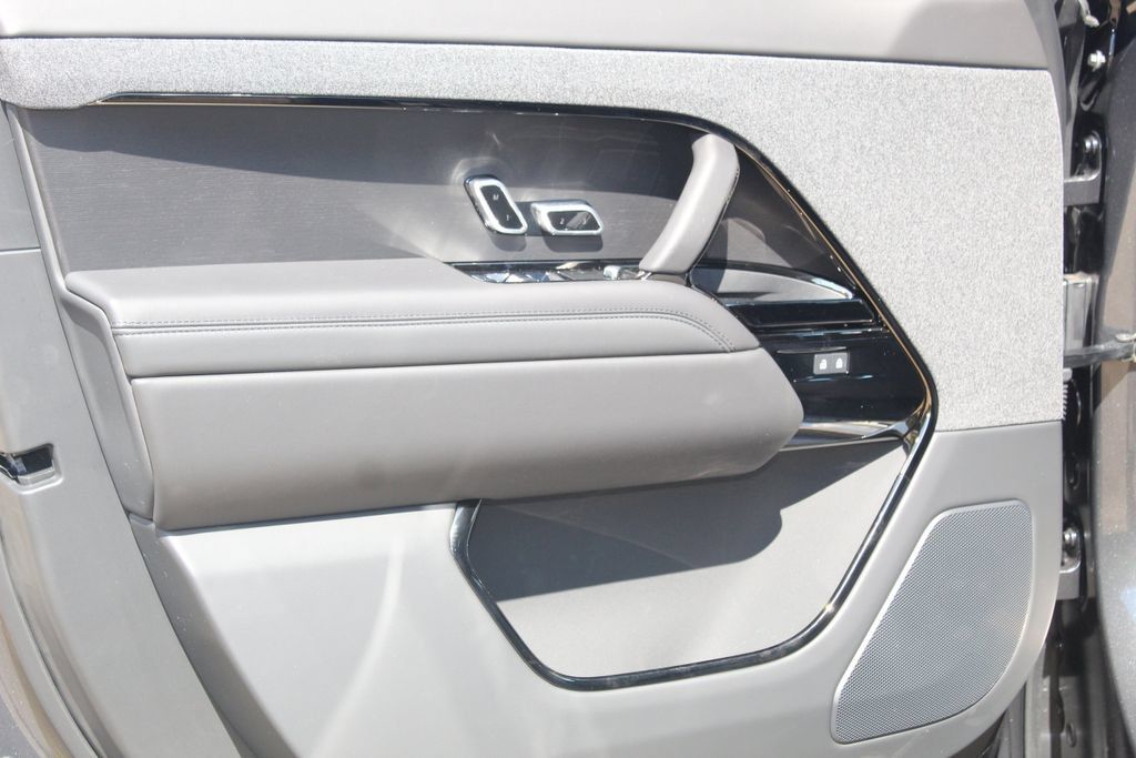 New 2025 Land Rover Range Rover Sport SE AWD/4WD image 36