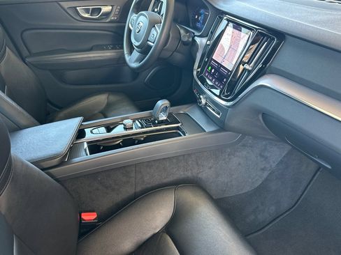 Used 2024 Volvo S60 B5 Core FWD image 19