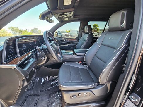 Used 2023 Cadillac Escalade Premium Luxury RWD image 22
