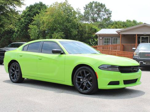 Used 2023 Dodge Charger SXT w/ Blacktop Package RWD image 3