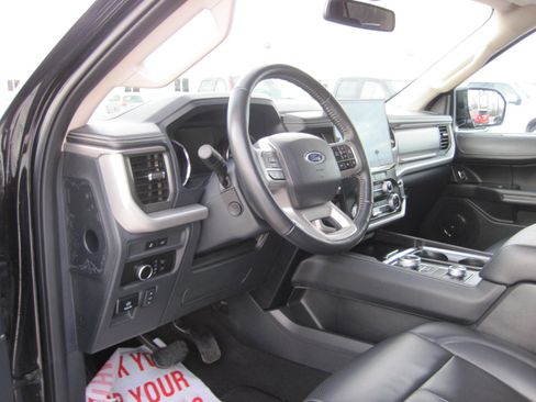 Used 2024 Ford Expedition Max XLT image 12