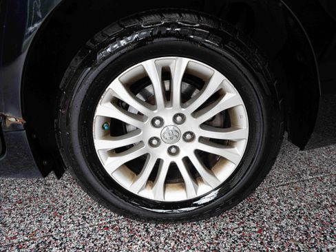 Used 2017 Toyota Sienna XLE Premium FWD image 31