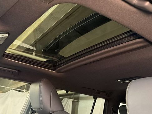 Used 2024 Lexus GX 550 AWD/4WD image 7