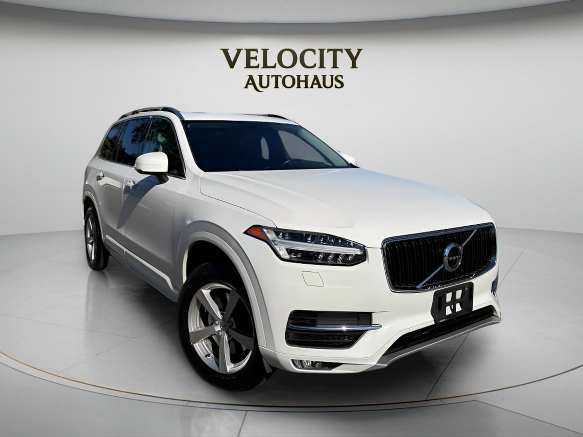 Used 2018 Volvo XC90 T5 Momentum w/ Momentum Plus Package AWD/4WD image 1